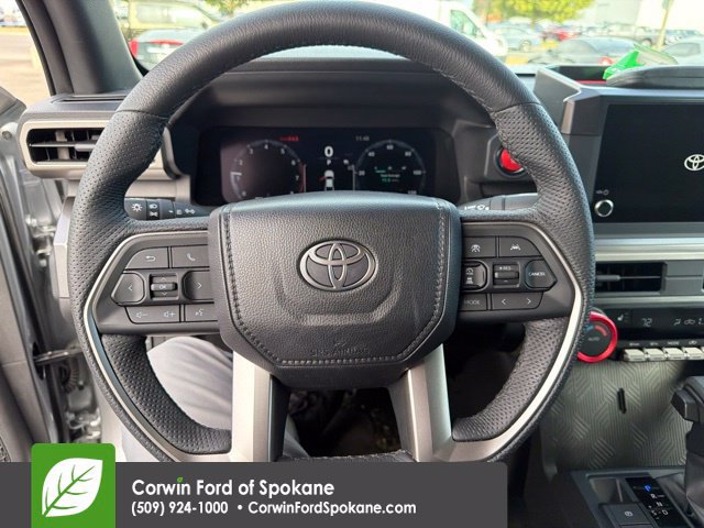 Used 2025 Toyota Tacoma TRD Sport AWD/4WD image 16