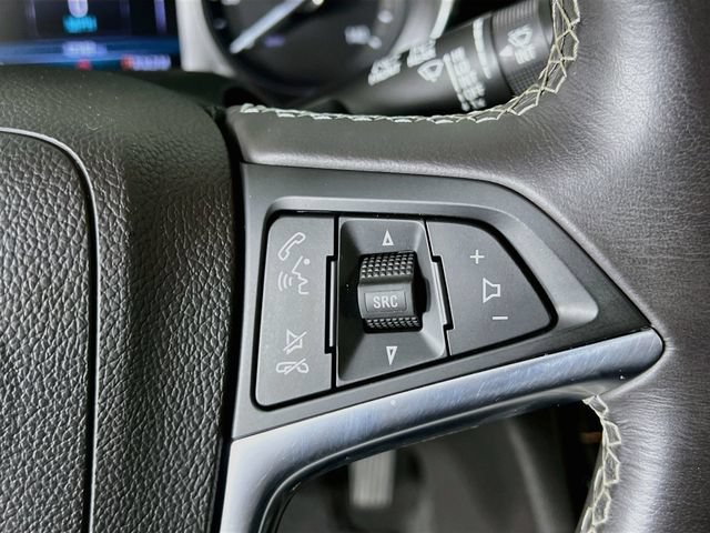 Used 2021 Buick Encore Preferred AWD/4WD image 30