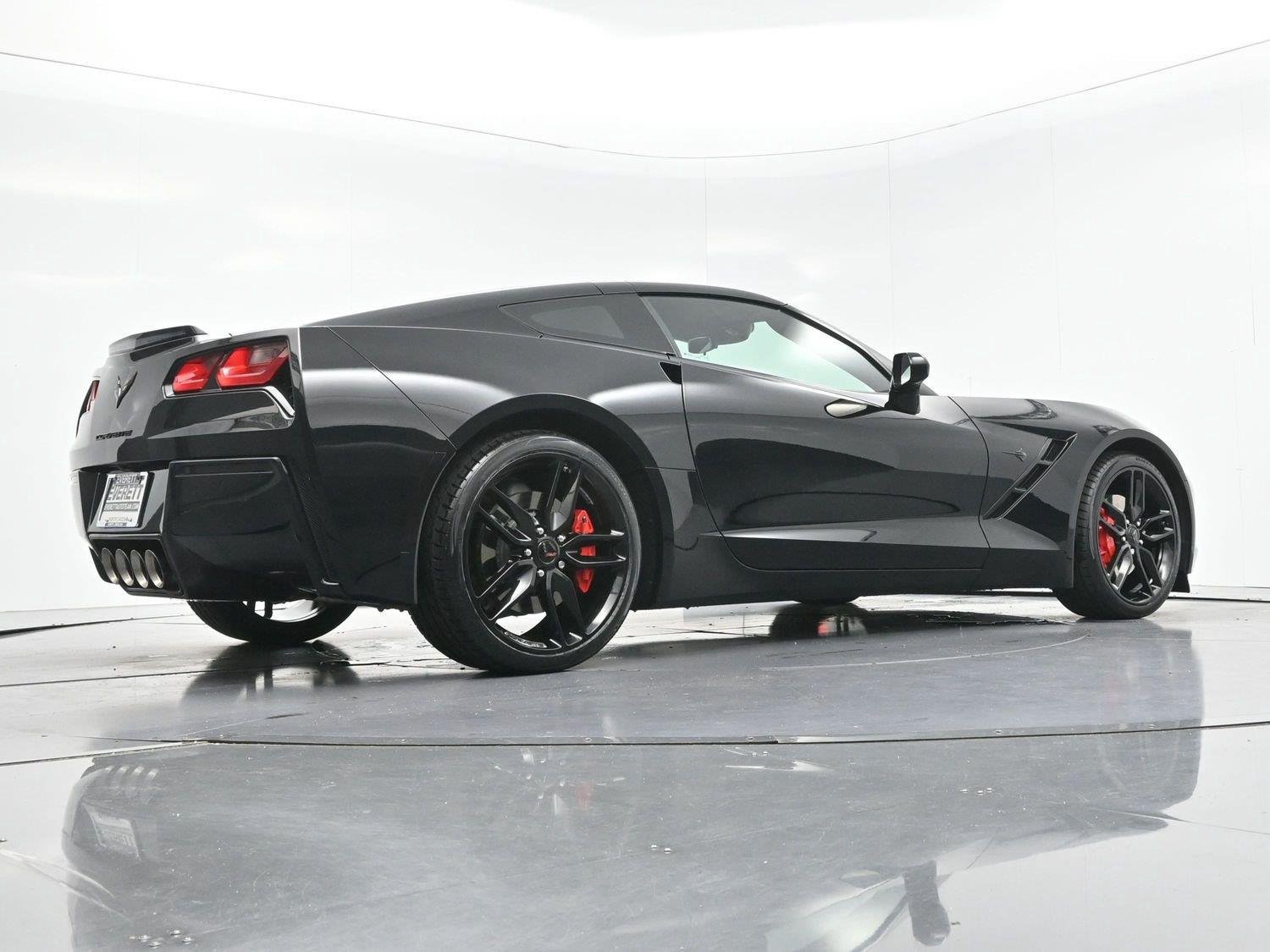 Used 2019 Chevrolet Corvette Stingray Coupe w/ Carbon Flash Badge Package RWD image 45