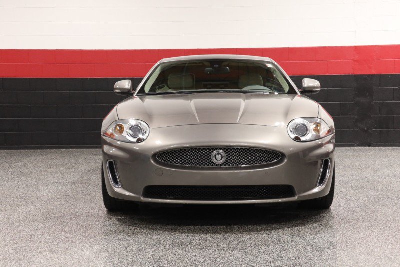 Used 2010 Jaguar XK Coupe RWD image 11