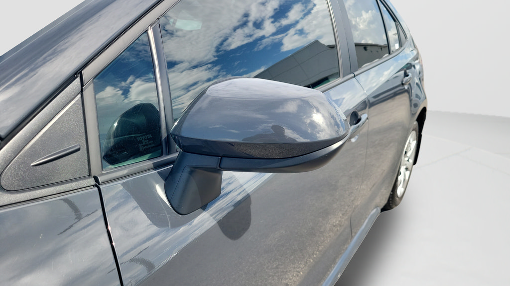 Used 2025 Toyota Corolla LE FWD image 28