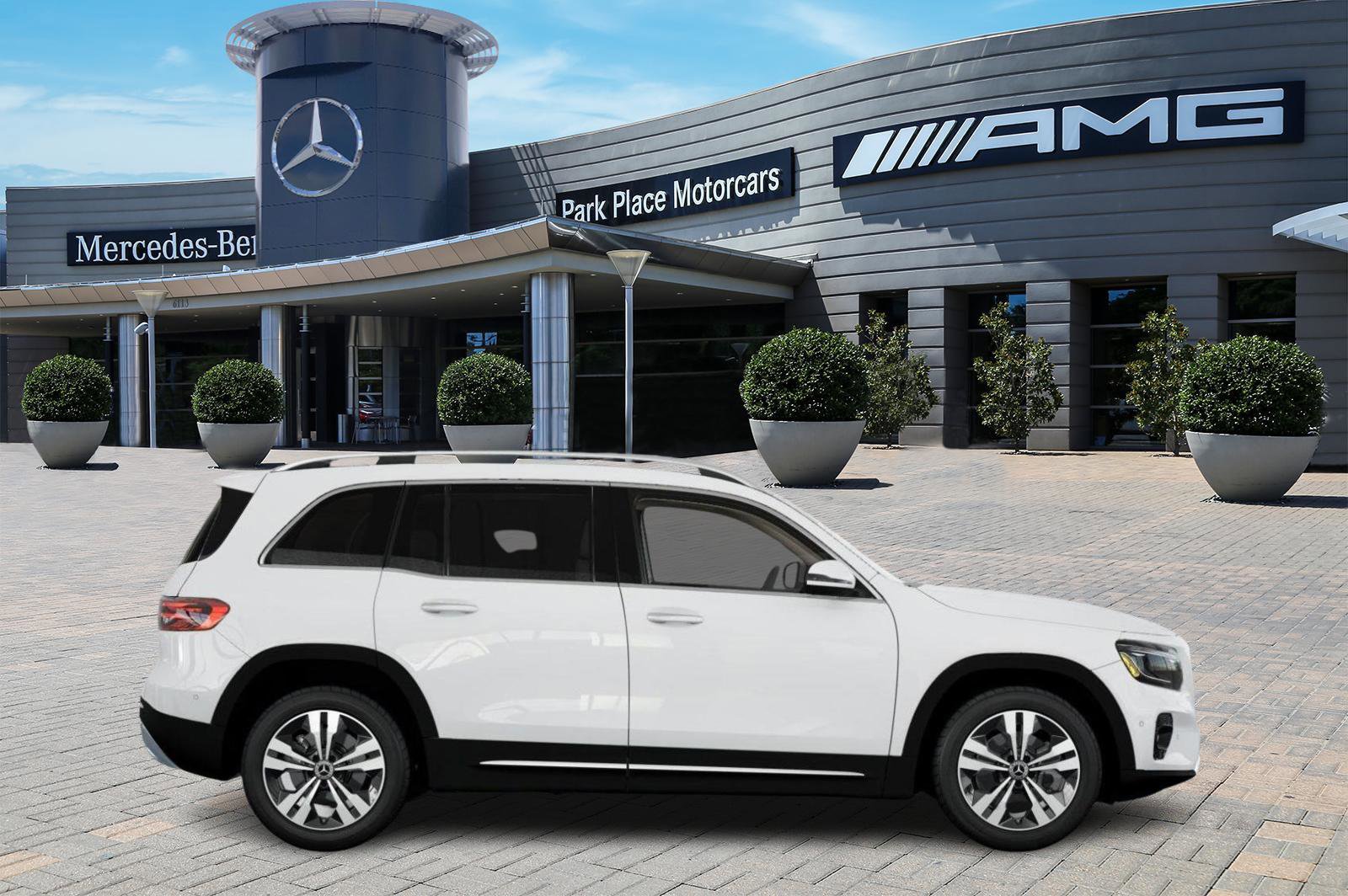 New 2026 Mercedes-Benz GLB 250 4MATIC image 2