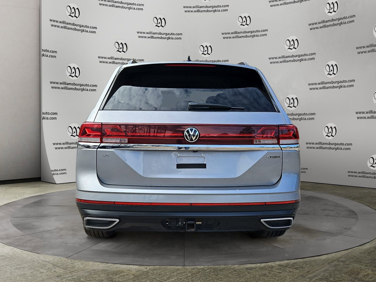 Used 2024 Volkswagen Atlas SE image 4