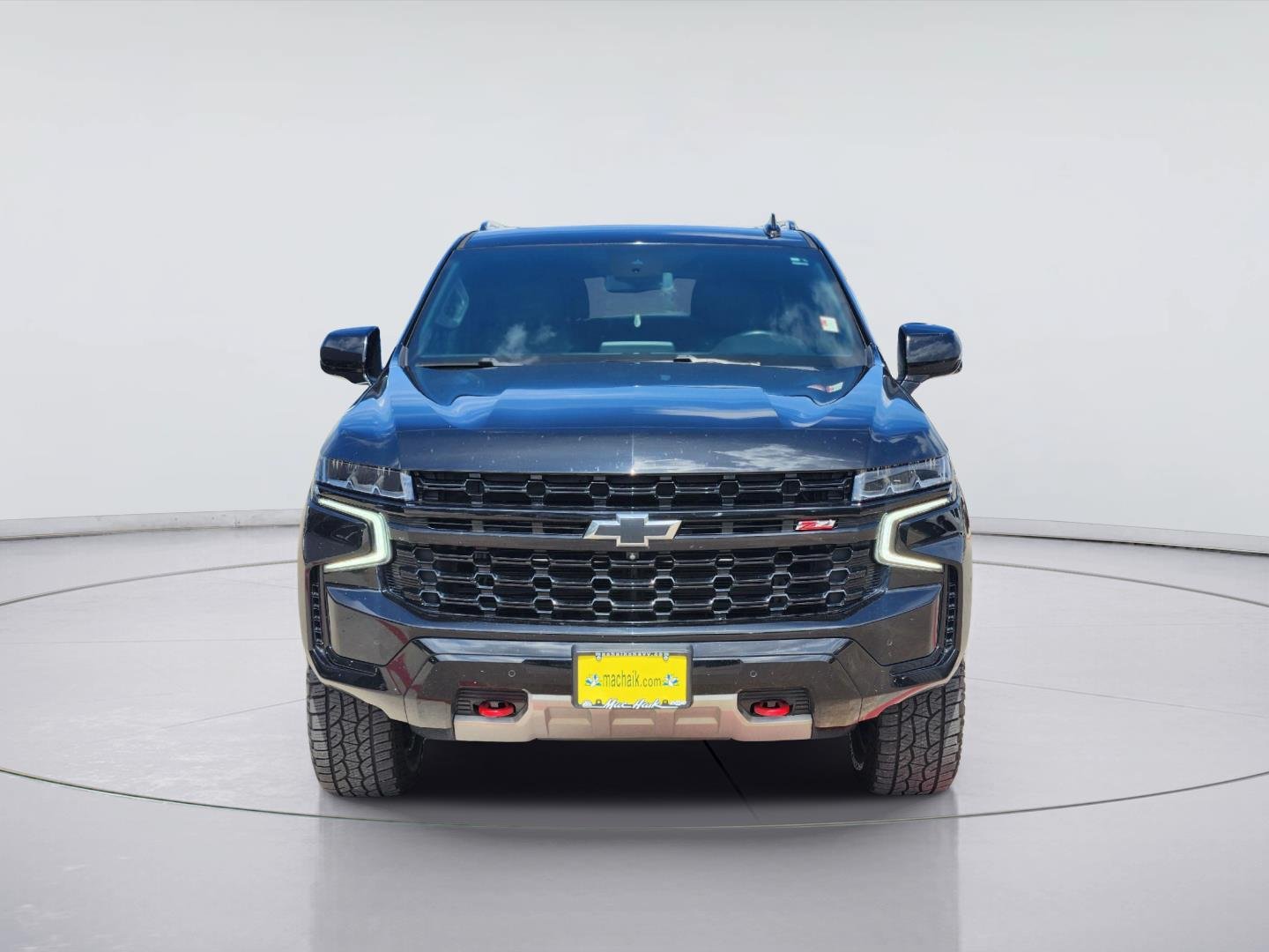 Certified 2023 Chevrolet Suburban Z71 w/ Luxury Package AWD/4WD image 2