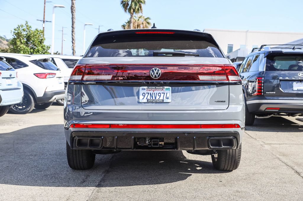 Used 2025 Volkswagen Atlas Cross Sport SEL R-Line AWD/4WD image 5