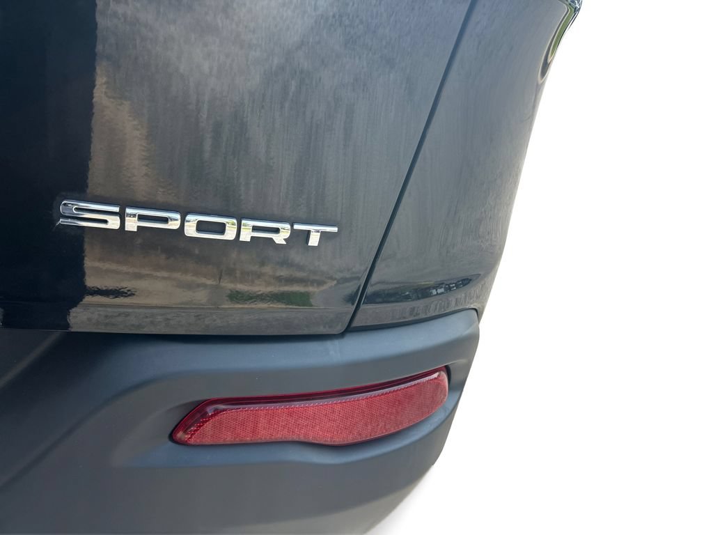 Used 2016 Jeep Cherokee Sport AWD/4WD image 27
