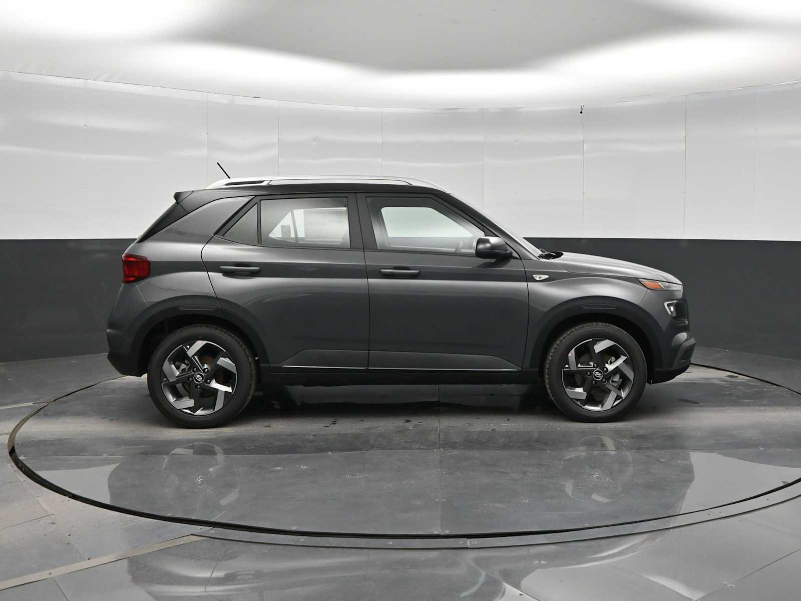 New 2026 Hyundai Venue SEL FWD image 9