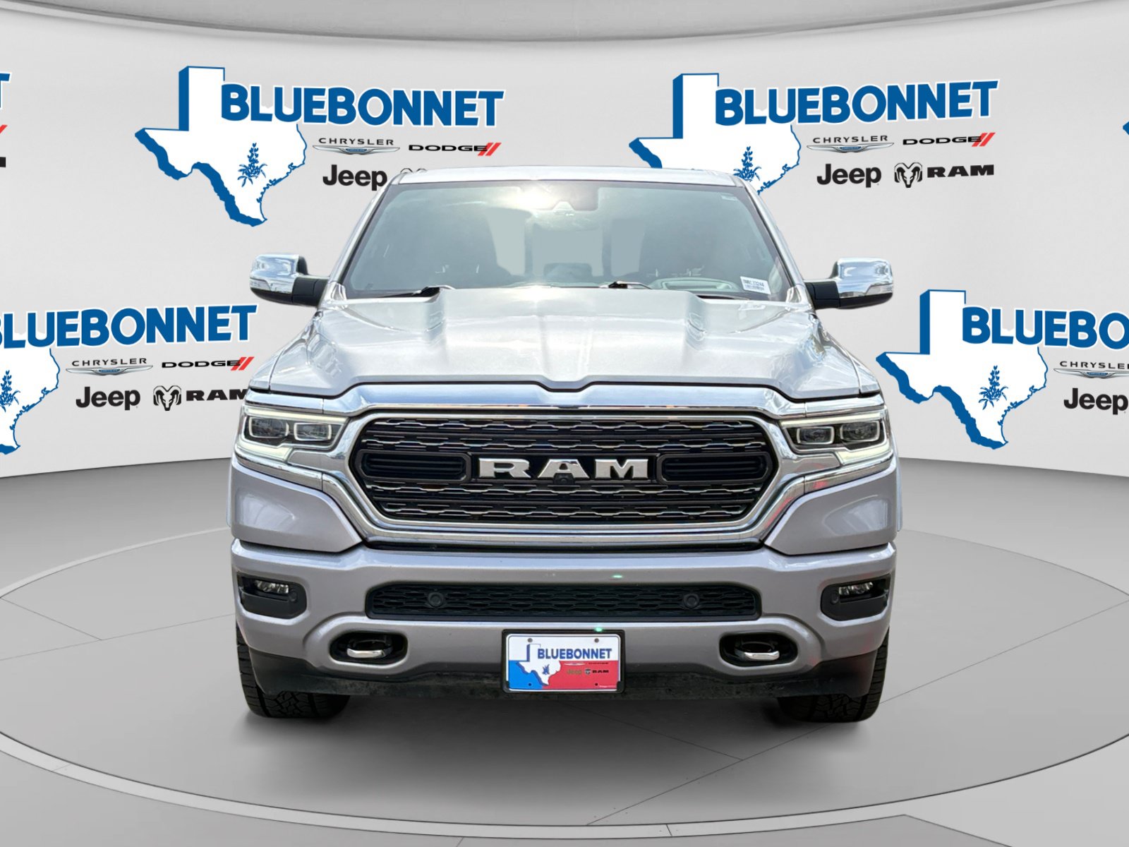 Used 2022 RAM 1500 Limited AWD/4WD image 2
