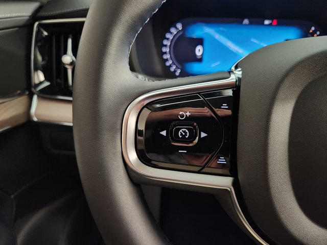 New 2026 Volvo XC90 B5 Core AWD/4WD image 28
