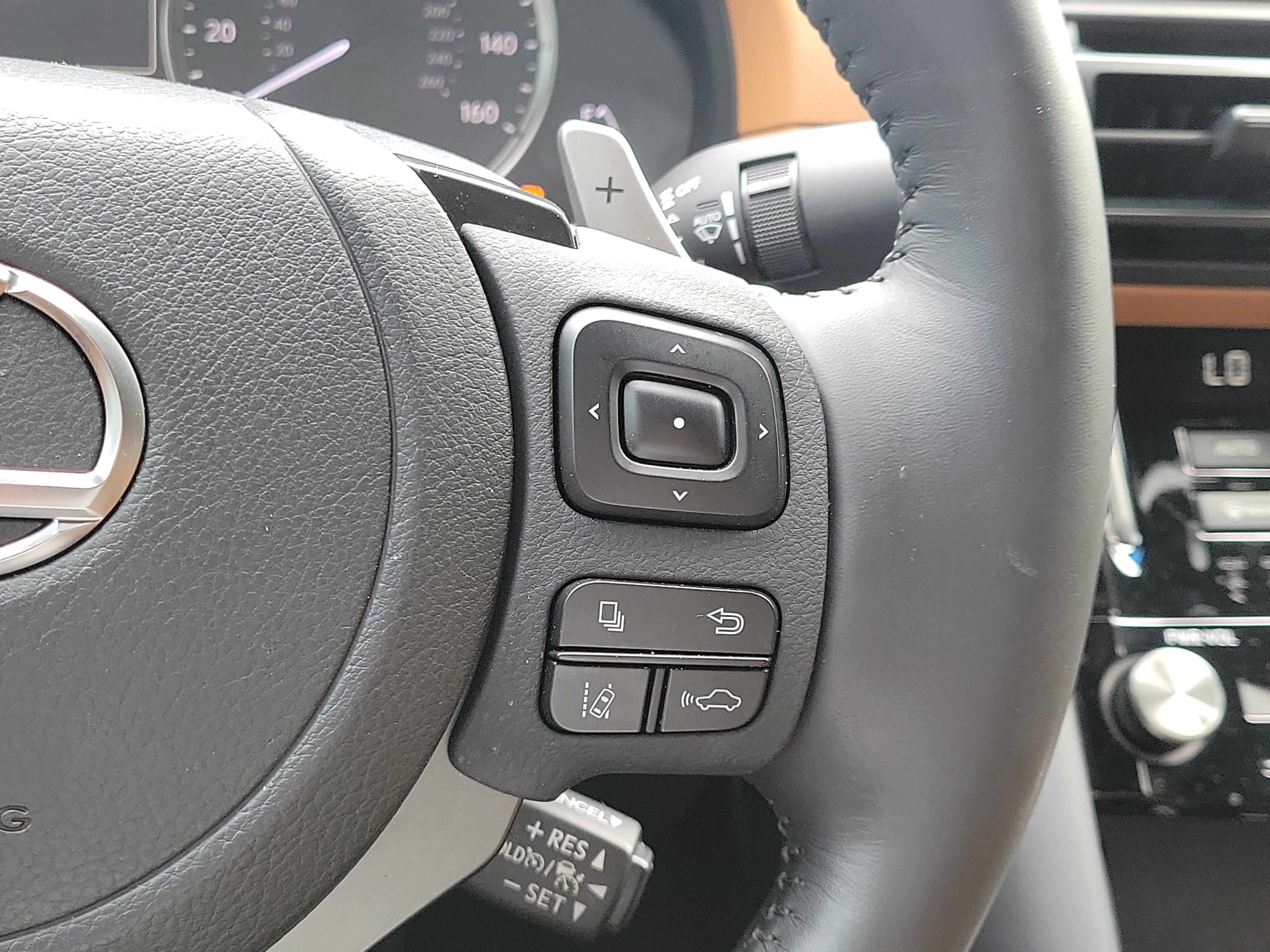 Used 2024 Lexus IS 300 w/ Comfort Package RWD image 22
