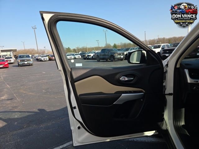 Used 2018 Jeep Cherokee Limited FWD image 25