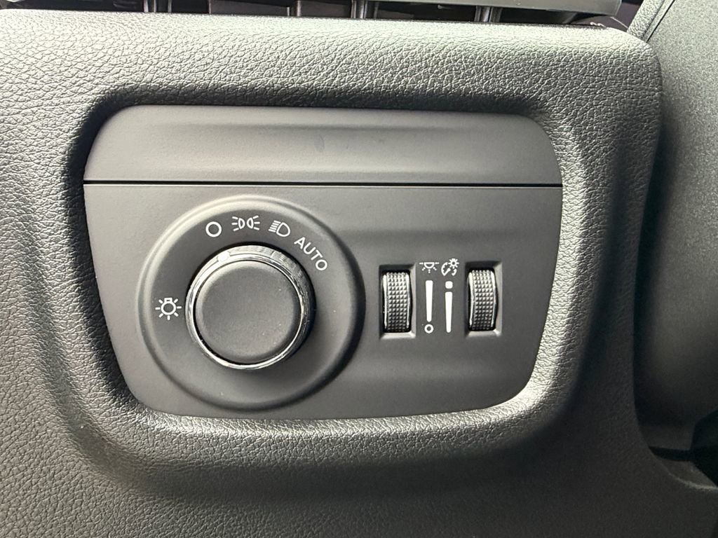 New 2025 Jeep Grand Cherokee Laredo X w/ Luxury Tech Group I image 20