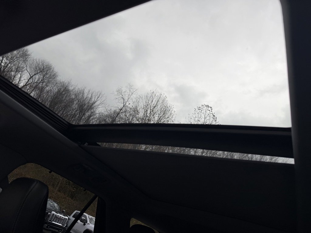 Used 2022 Ford Explorer Limited w/ Equipment Group 301A image 33