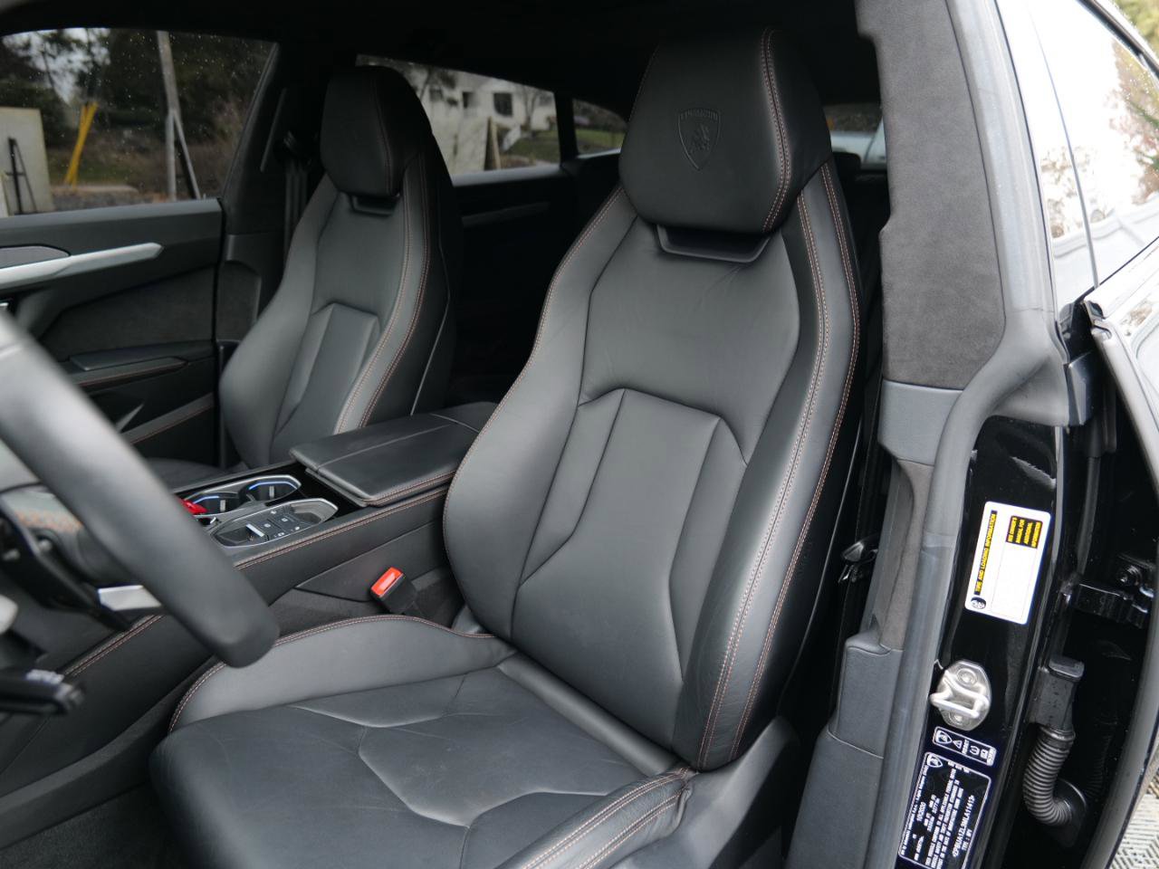 Used 2021 Lamborghini Urus AWD/4WD image 16