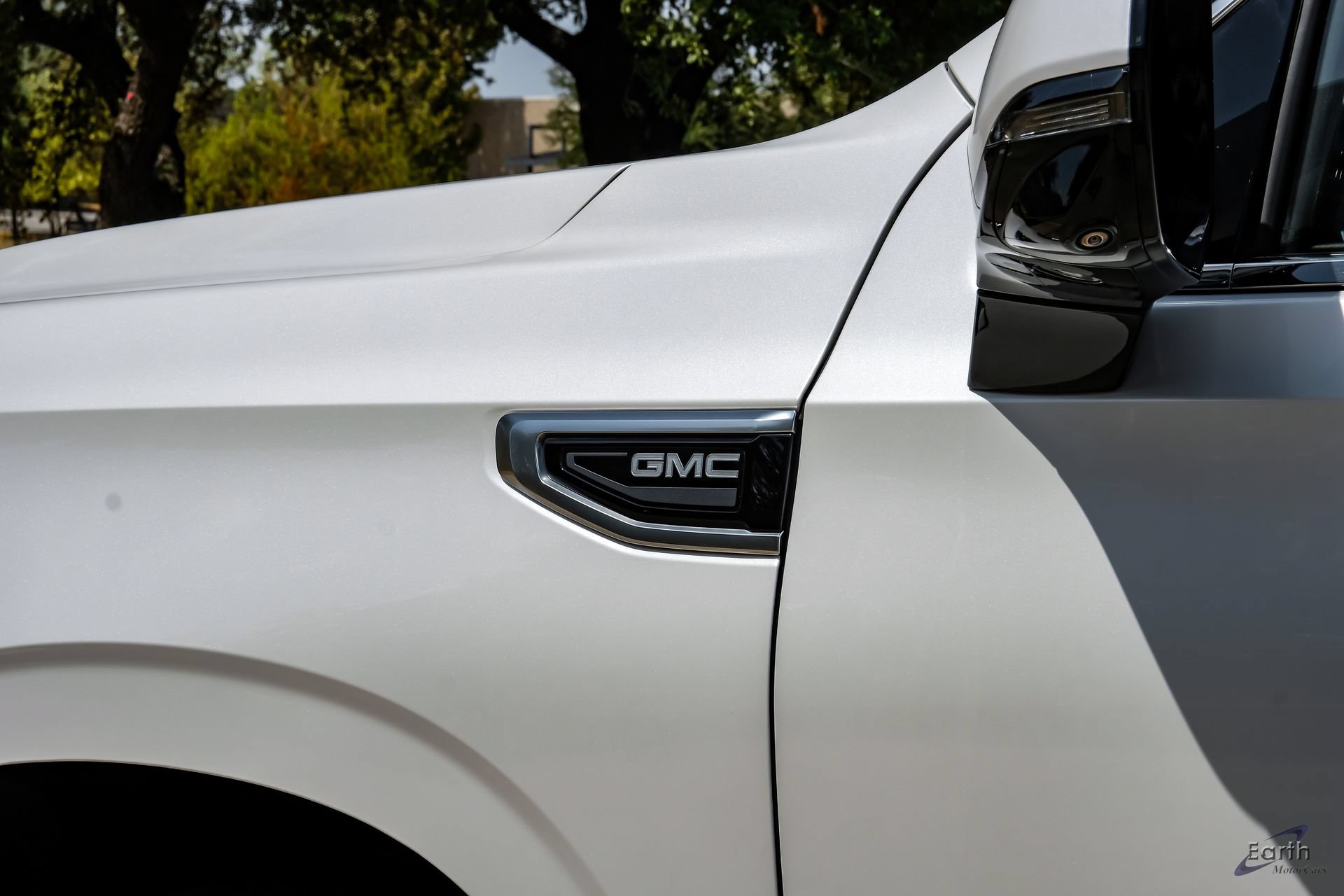 Used 2024 GMC Yukon XL Denali AWD/4WD image 32