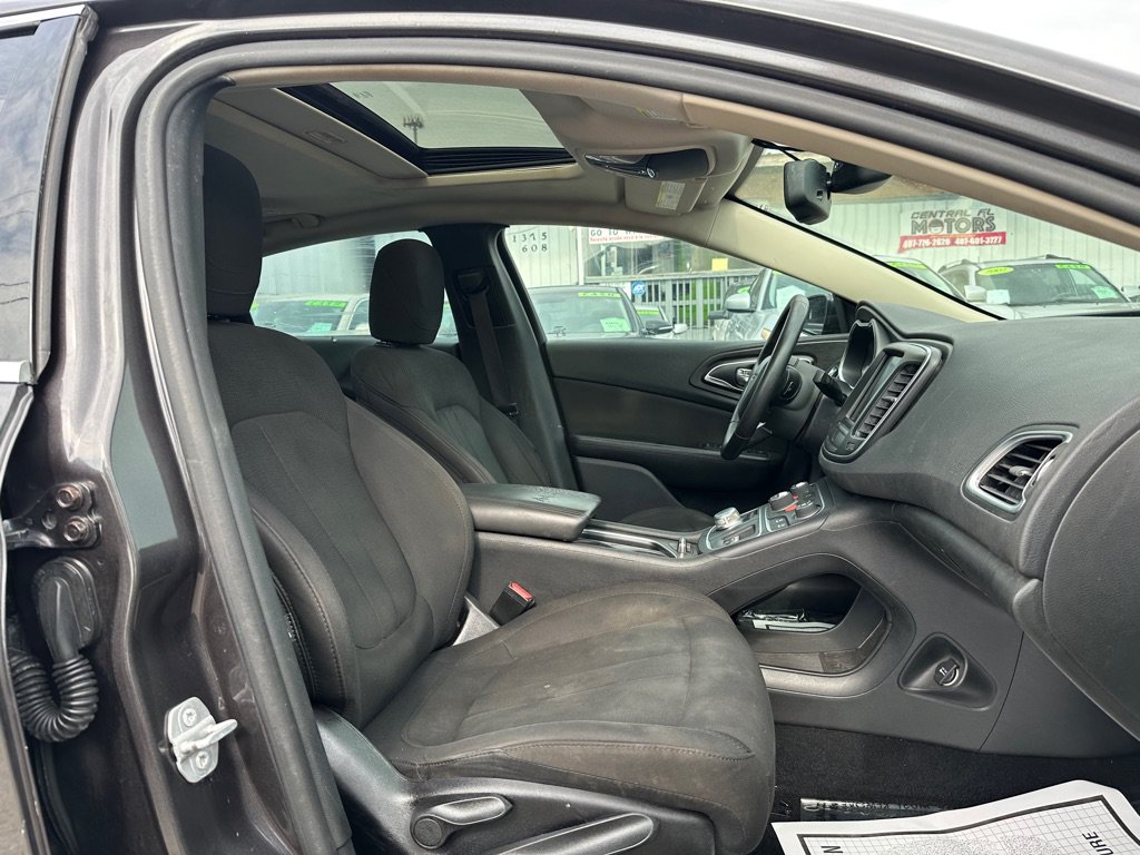 Used 2016 Chrysler 200 Limited w/ Anniversary Edition FWD image 13