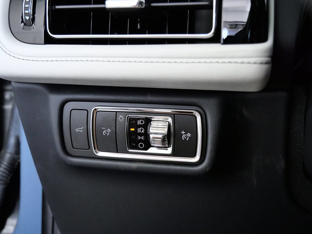 New 2026 Lincoln Aviator AWD image 24