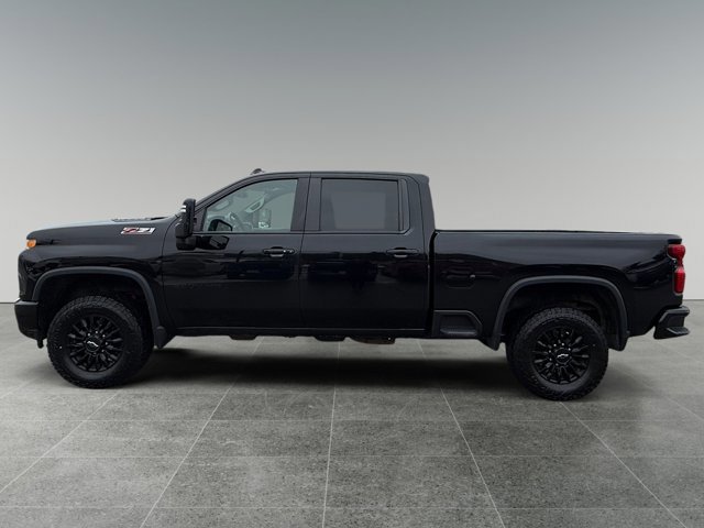 Used 2021 Chevrolet Silverado 2500 LT w/ Midnight Edition image 2