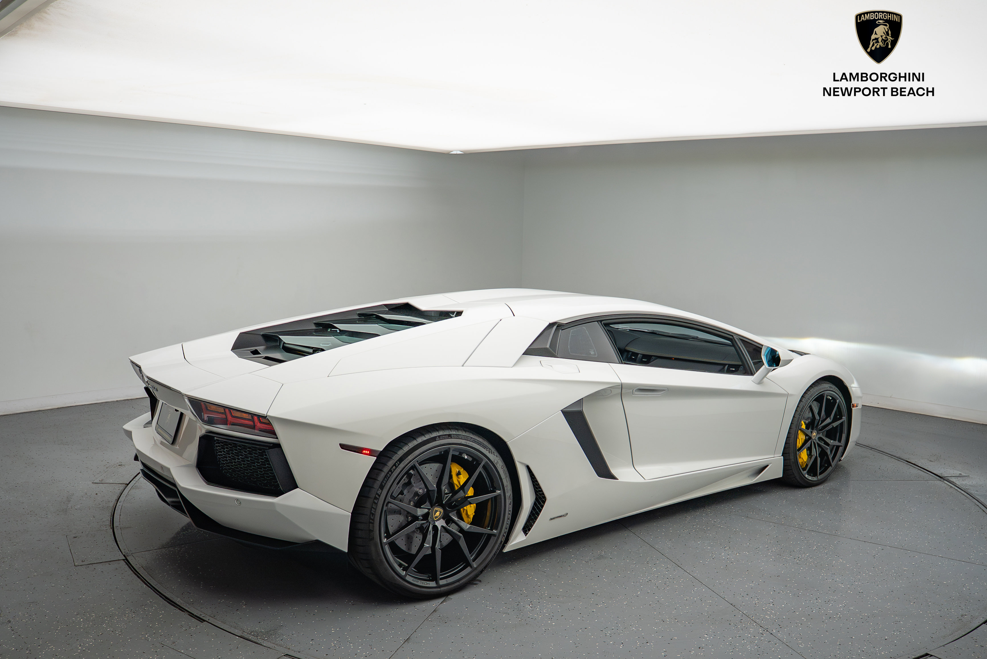 Used 2014 Lamborghini Aventador LP 700-4 image 22
