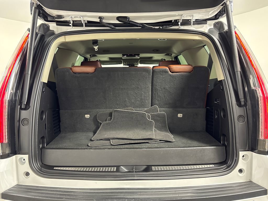 Used 2020 Cadillac Escalade Premium Luxury image 33