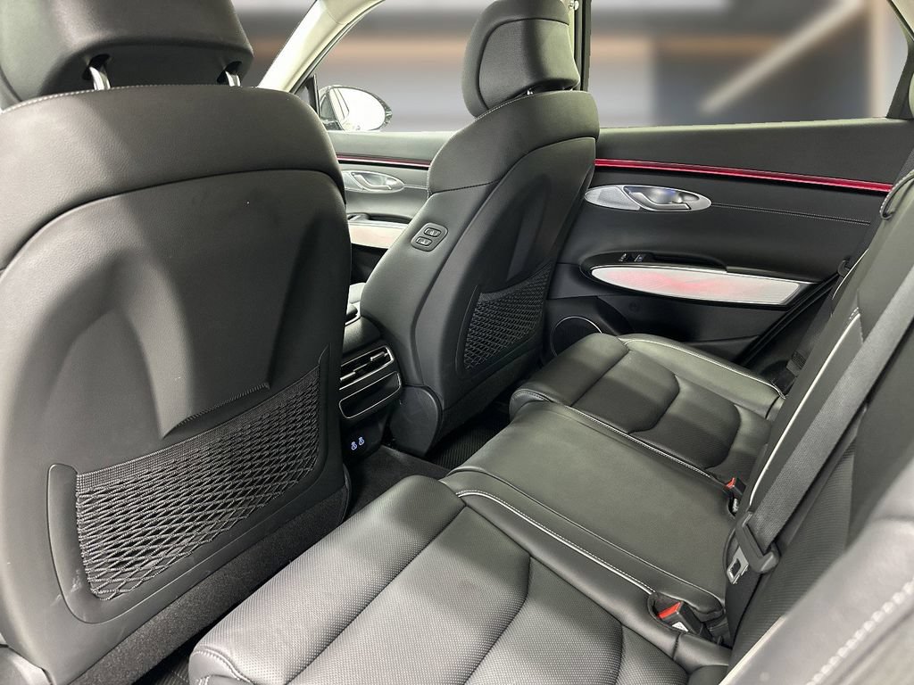 Certified 2026 Genesis GV70 2.5T Advanced AWD/4WD image 10