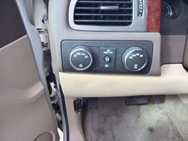 Used 2012 Chevrolet Suburban LTZ AWD/4WD image 22