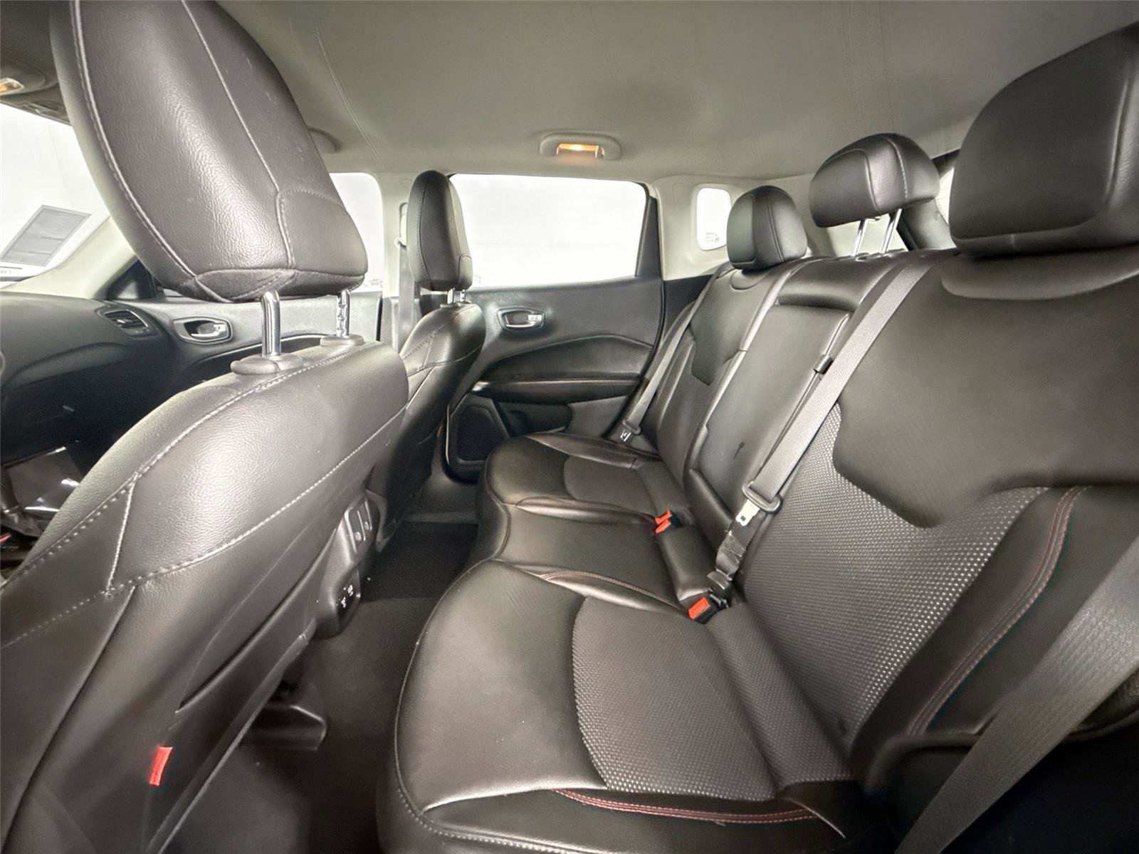 Used 2020 Jeep Compass Trailhawk image 32