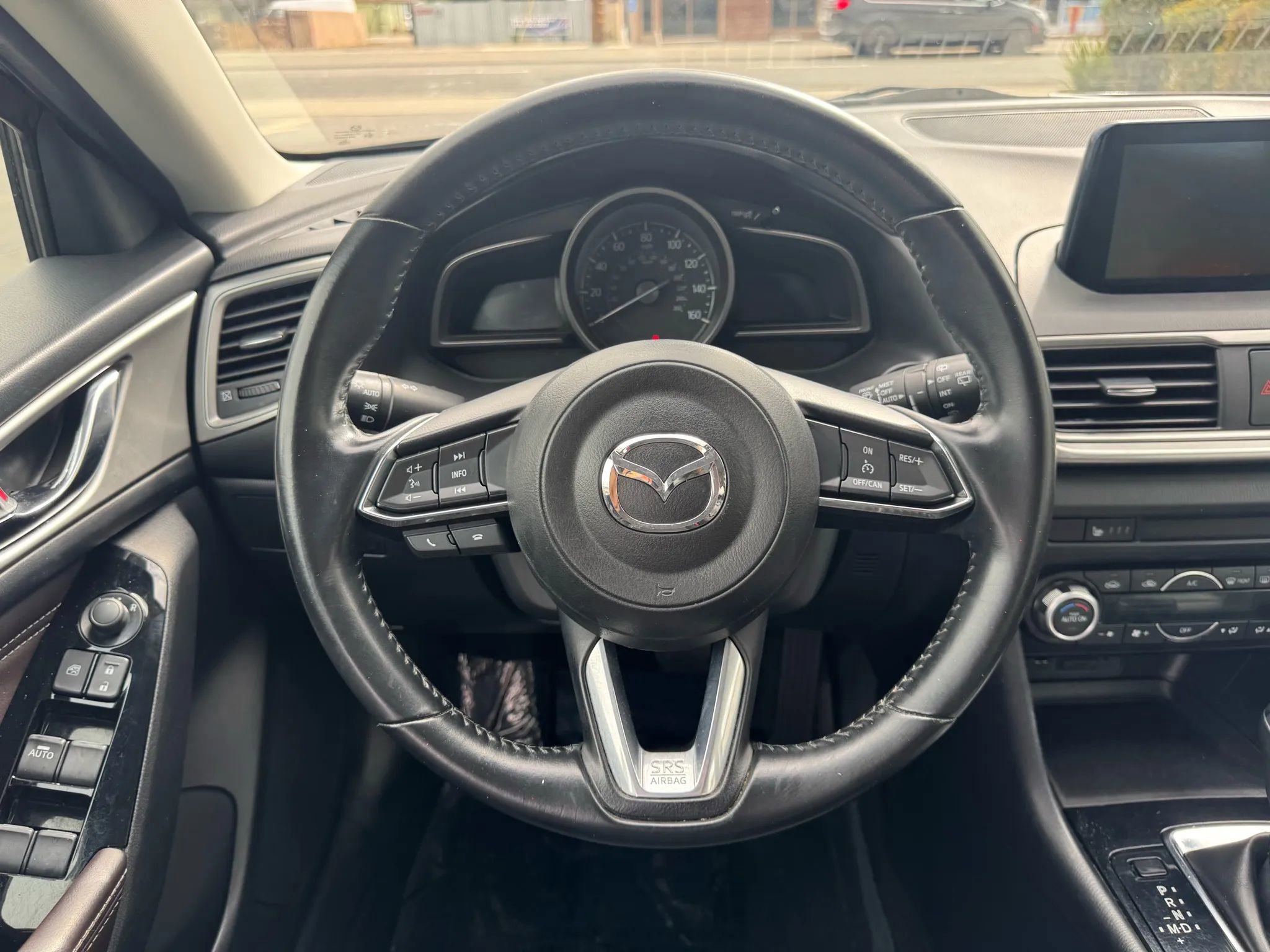 Used 2018 MAZDA MAZDA3 Touring image 21