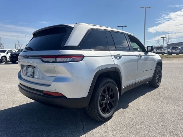 Used 2025 Jeep Grand Cherokee Altitude image 6