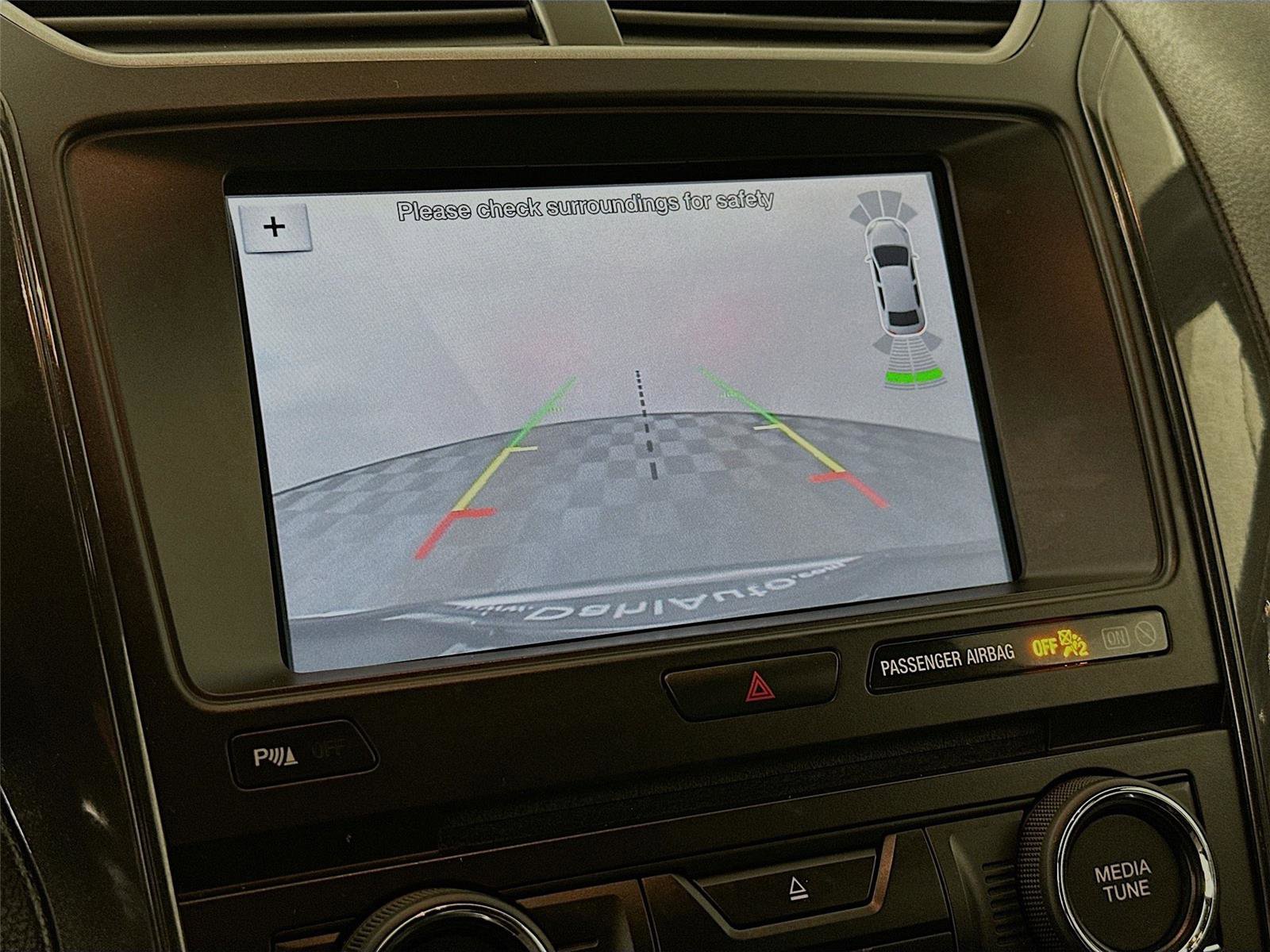 Used 2018 Ford Explorer XLT w/ Equipment Group 202A image 16