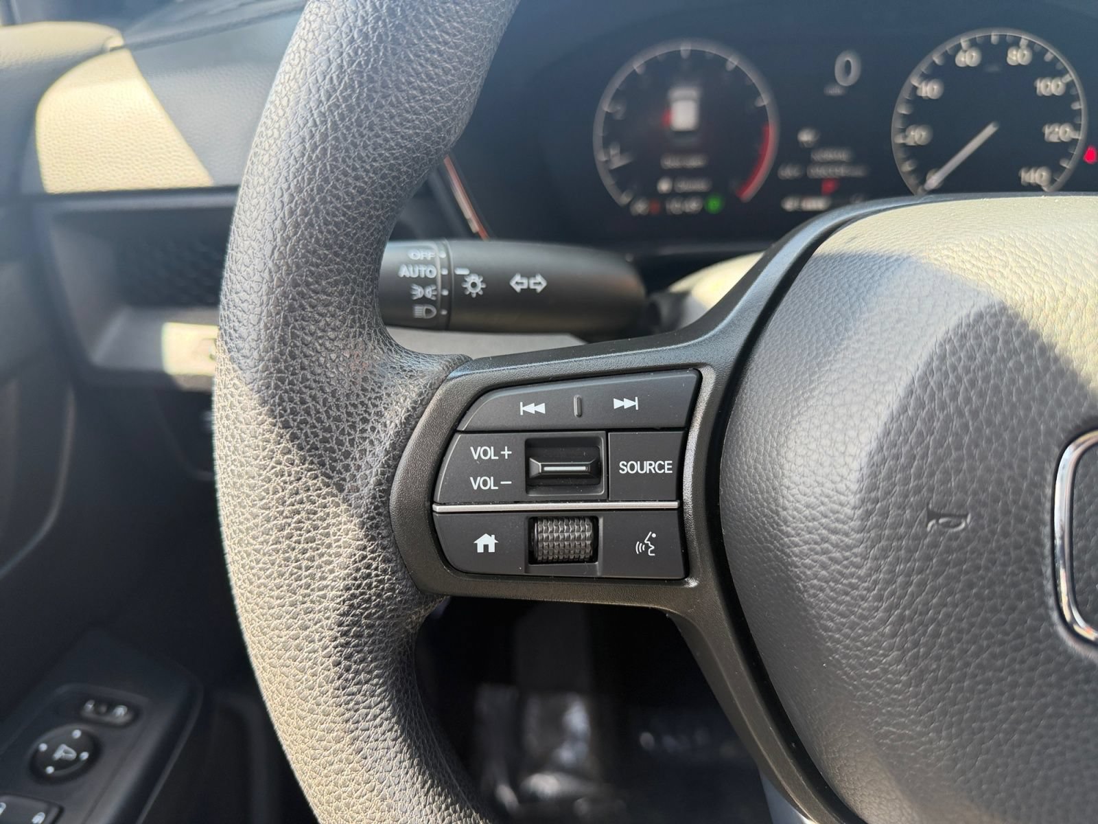 Used 2025 Honda CR-V LX image 21