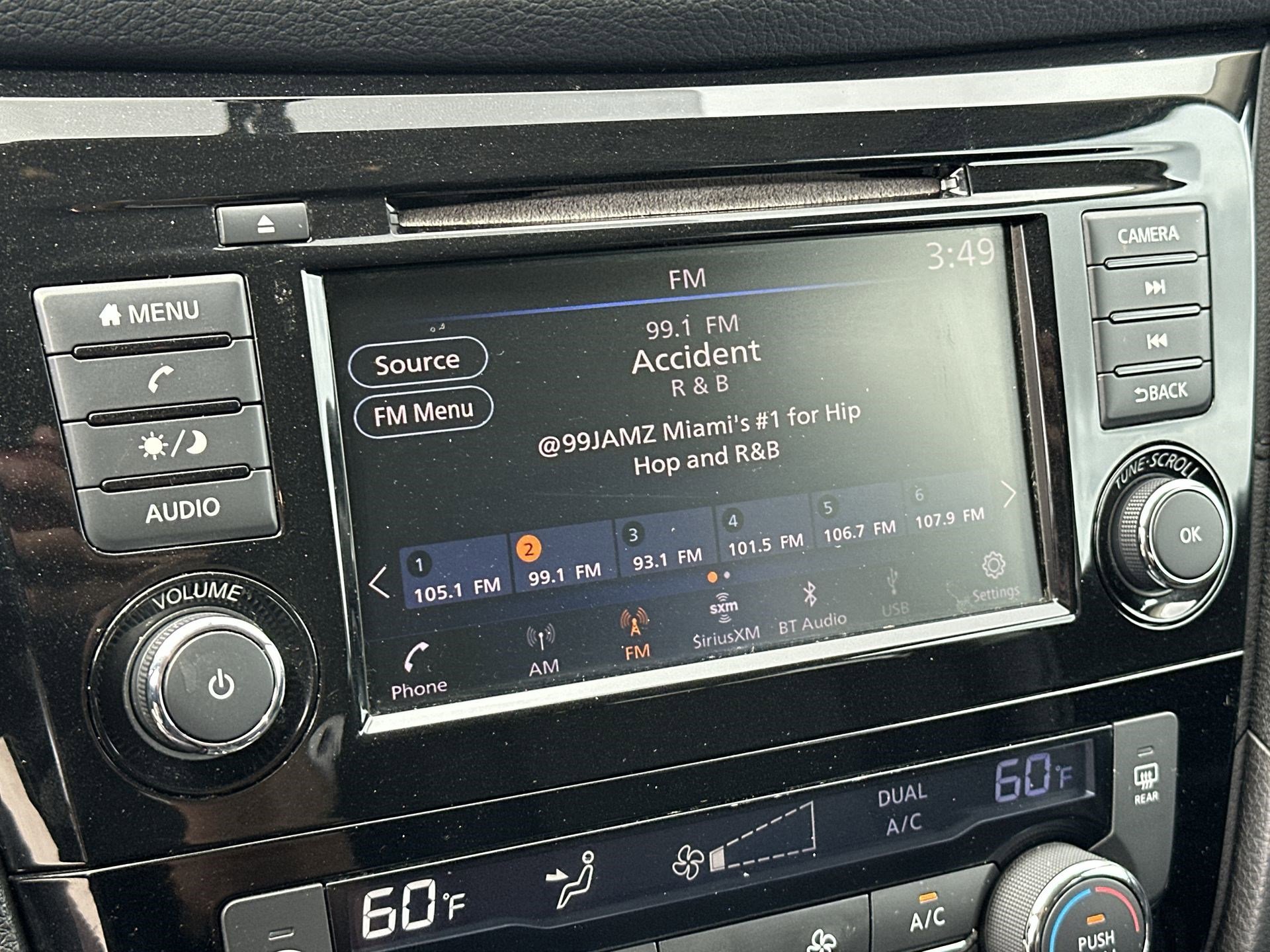 Used 2018 Nissan Rogue SV FWD image 12