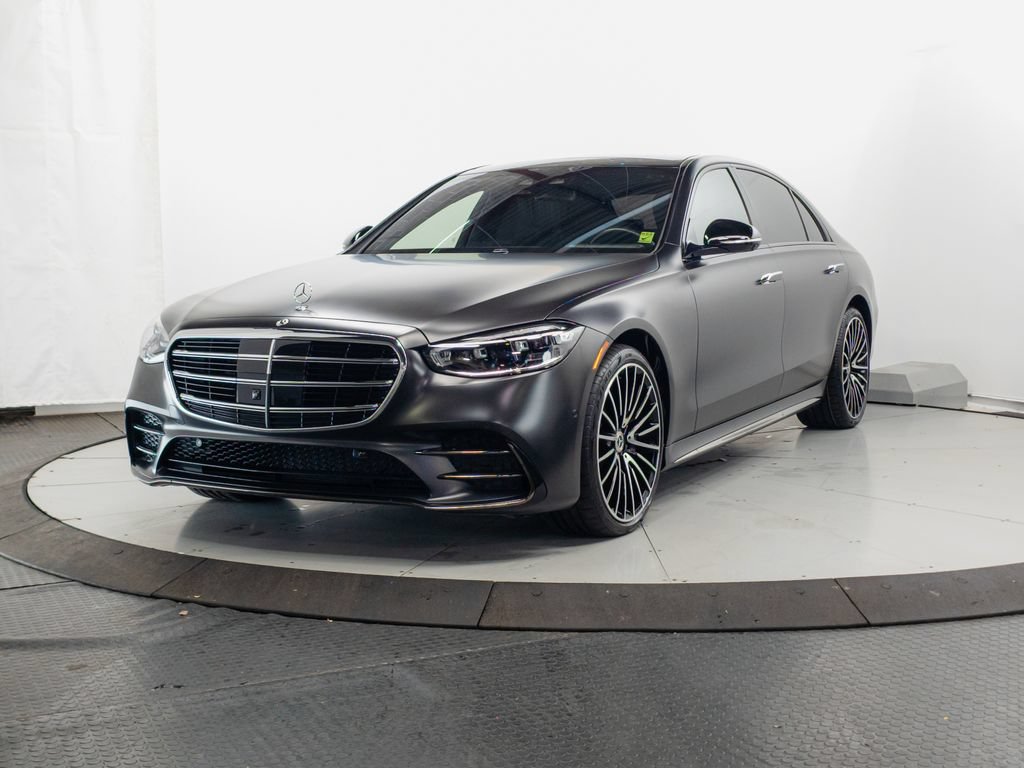 Used 2024 Mercedes-Benz S 500 4MATIC w/ AMG Line video 3