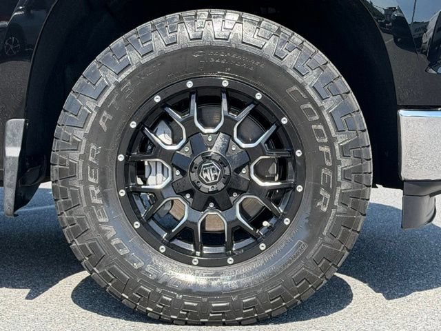 Used 2025 Chevrolet Silverado 1500 LT AWD/4WD image 16