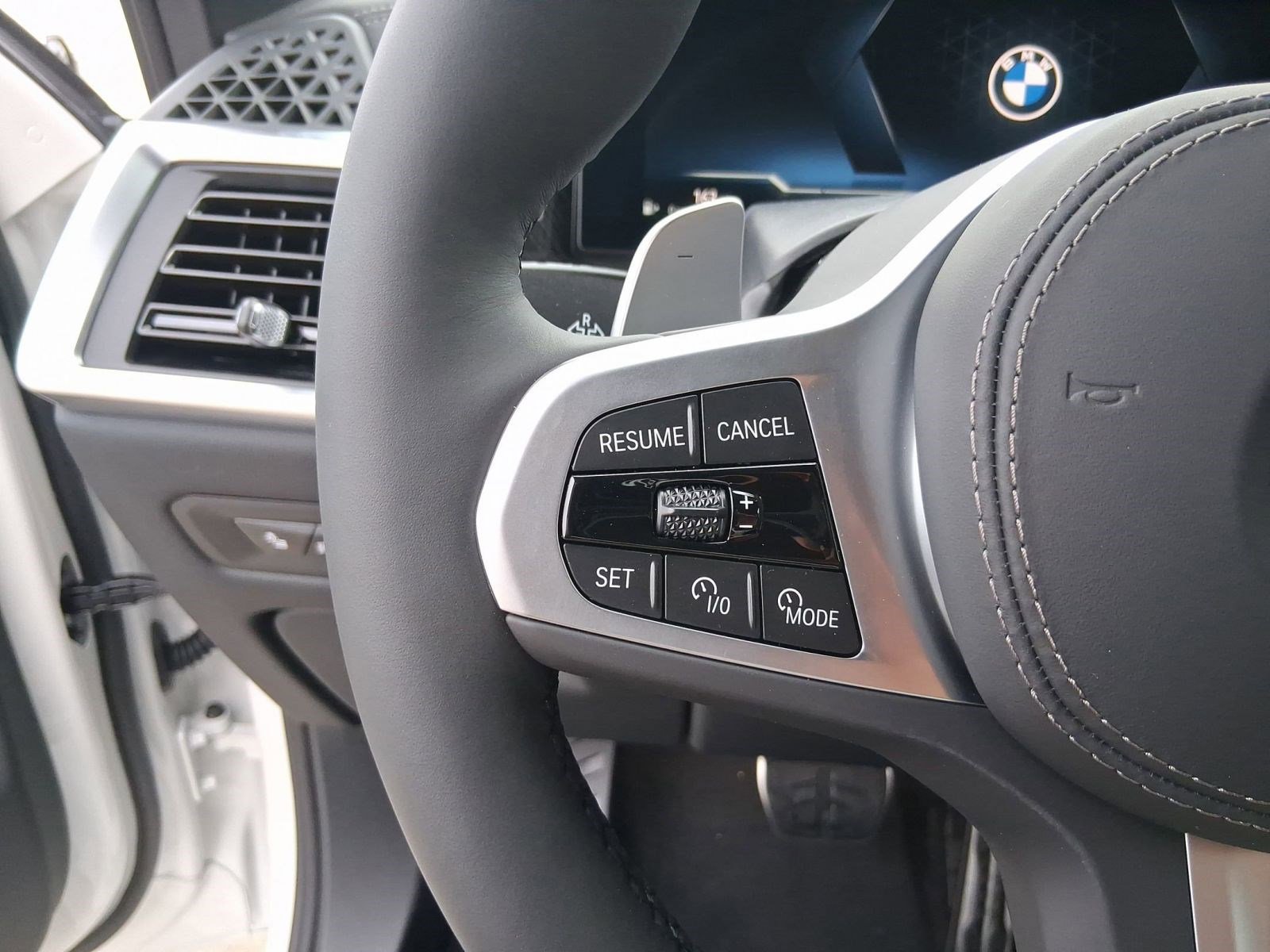 New 2026 BMW X5 xDrive40i w/ M Sport Package image 16