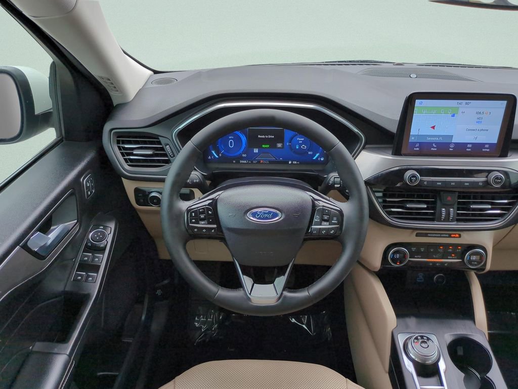 Used 2021 Ford Escape Titanium FWD image 11