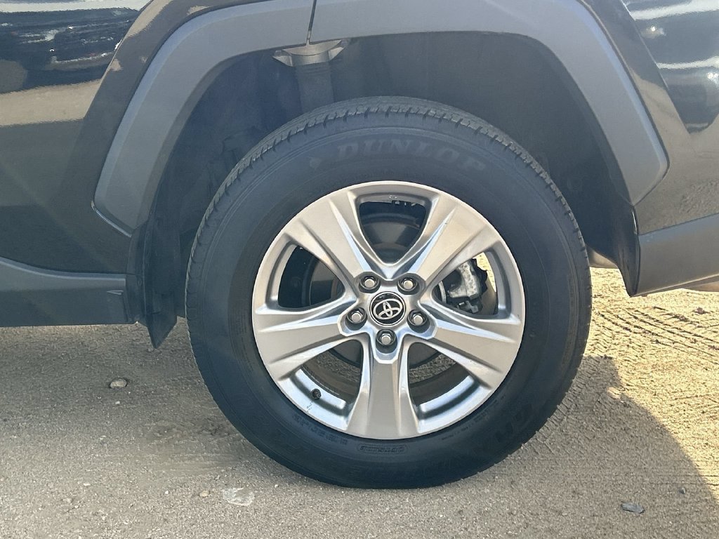Used 2025 Toyota RAV4 XLE FWD image 37