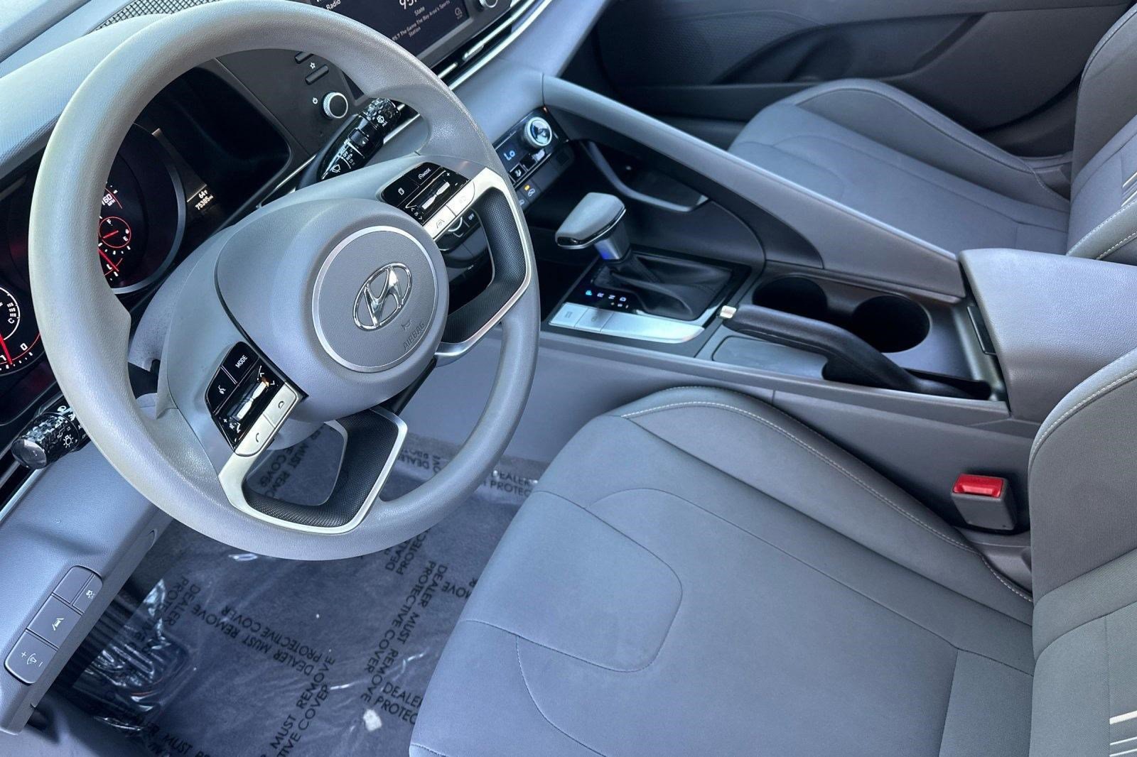 Used 2021 Hyundai Elantra SEL FWD image 4