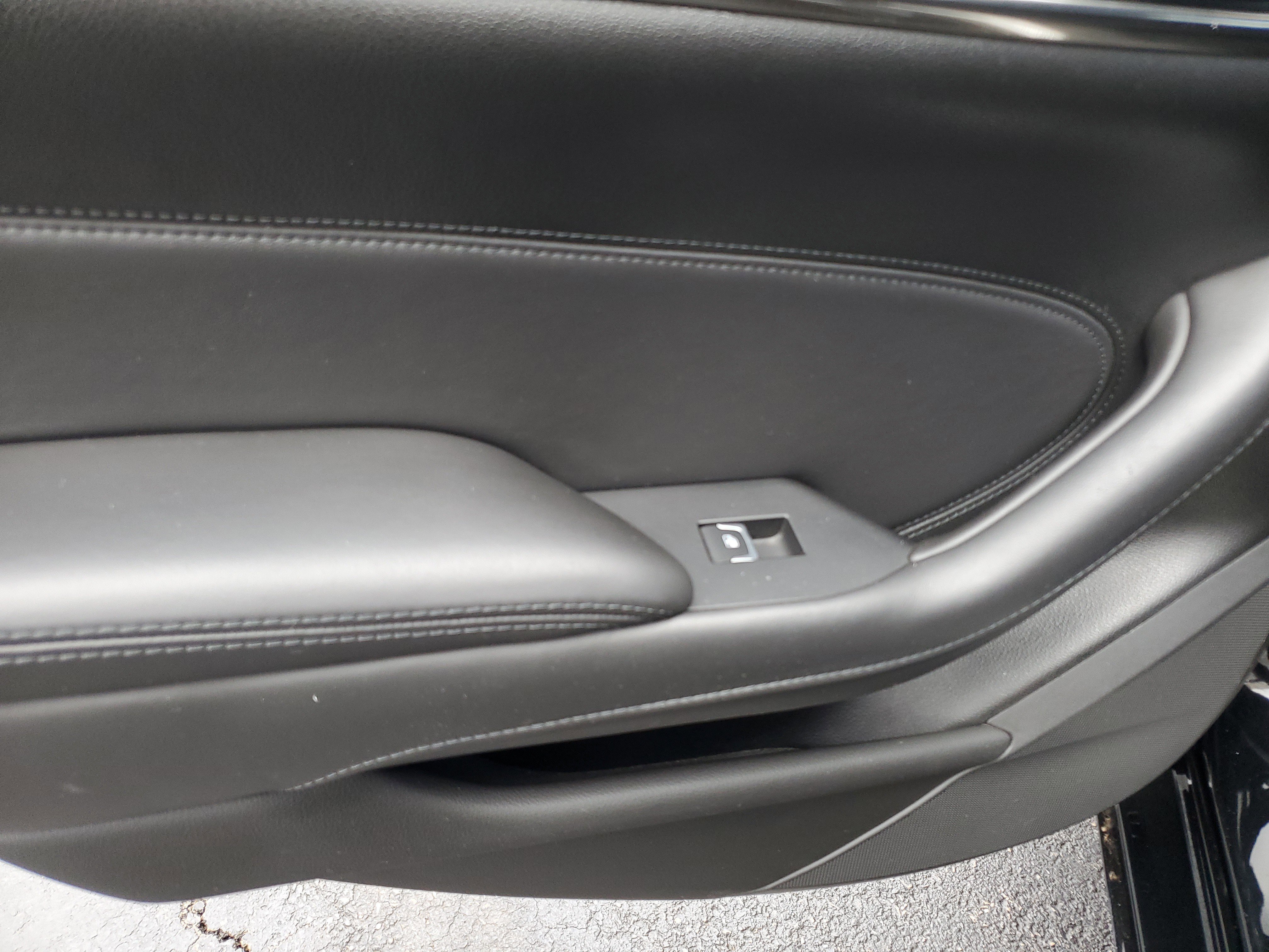 Used 2018 Cadillac CTS Luxury image 12