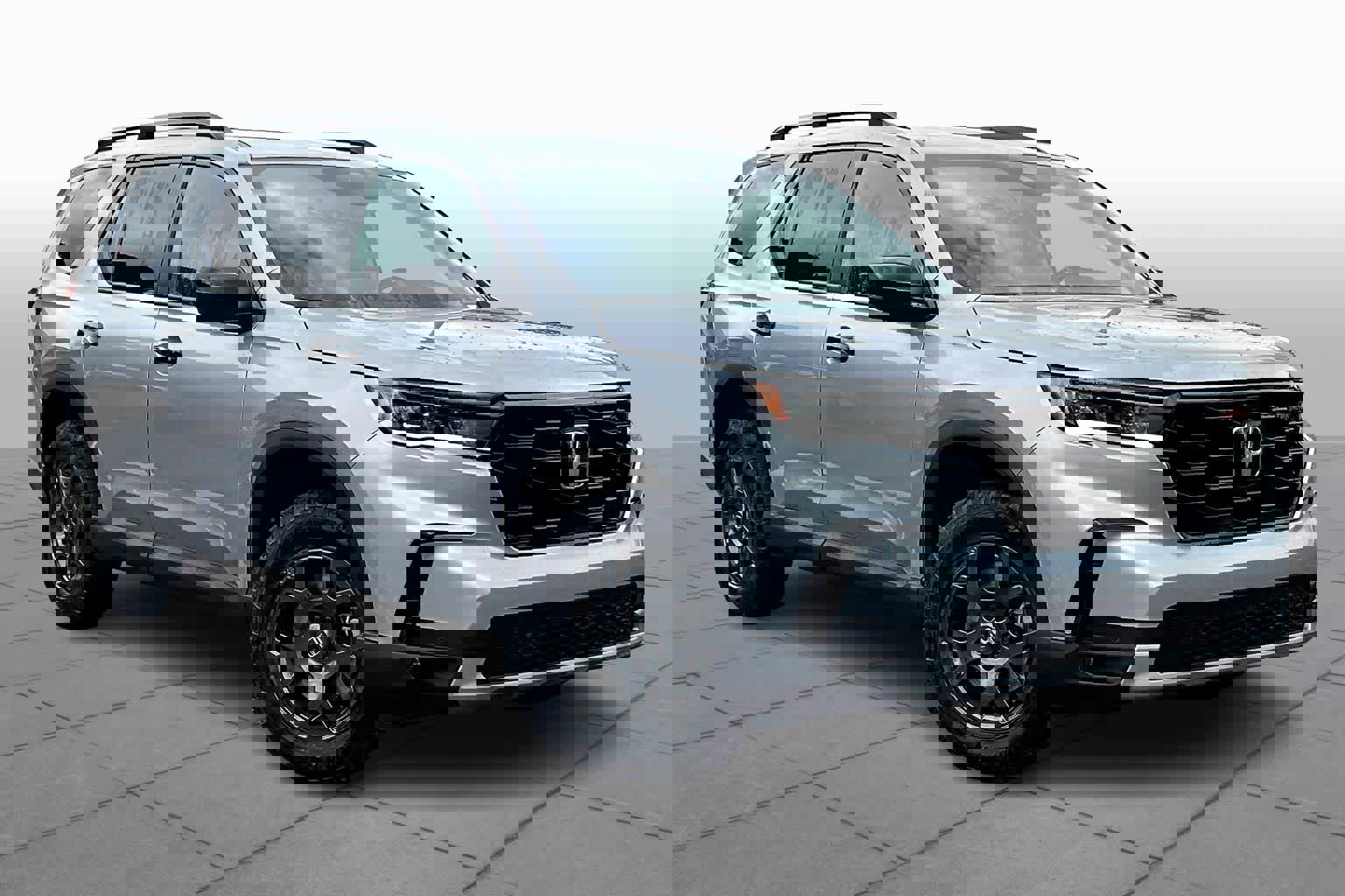 New 2025 Honda Pilot TrailSport image 2