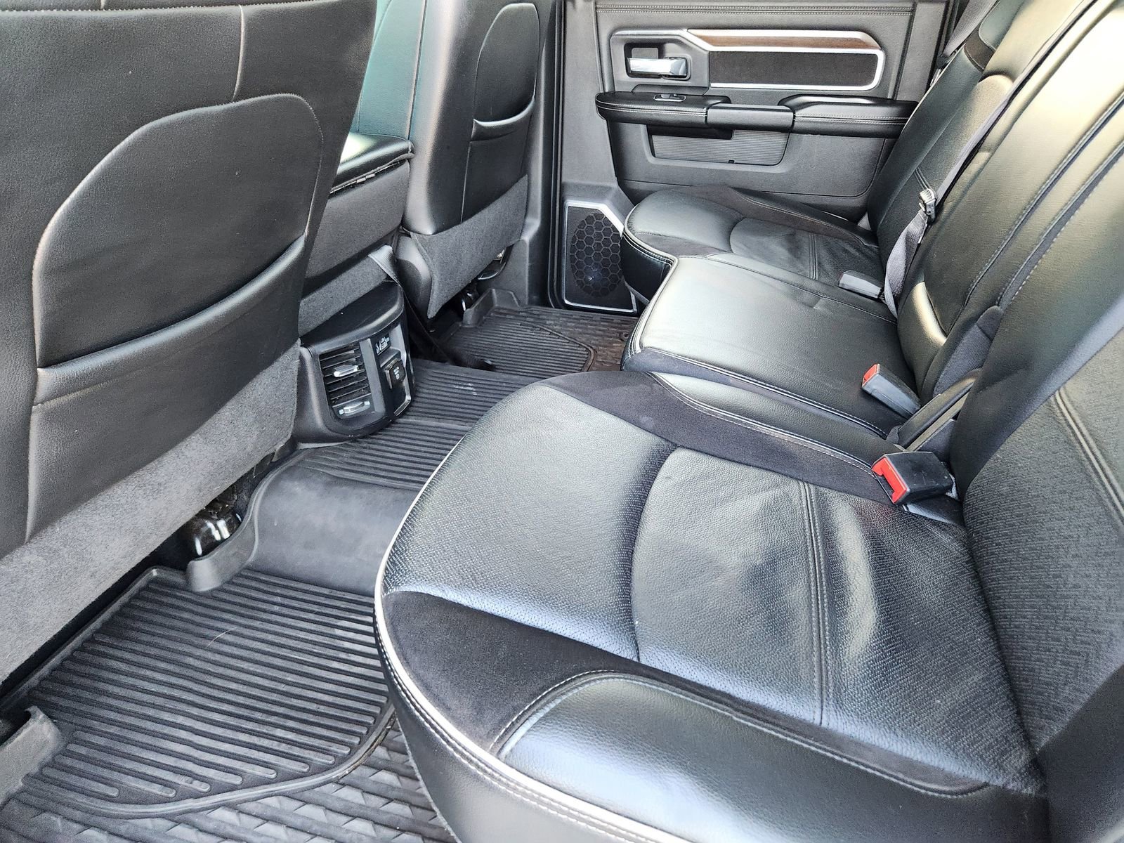 Used 2022 RAM 3500 Laramie image 34