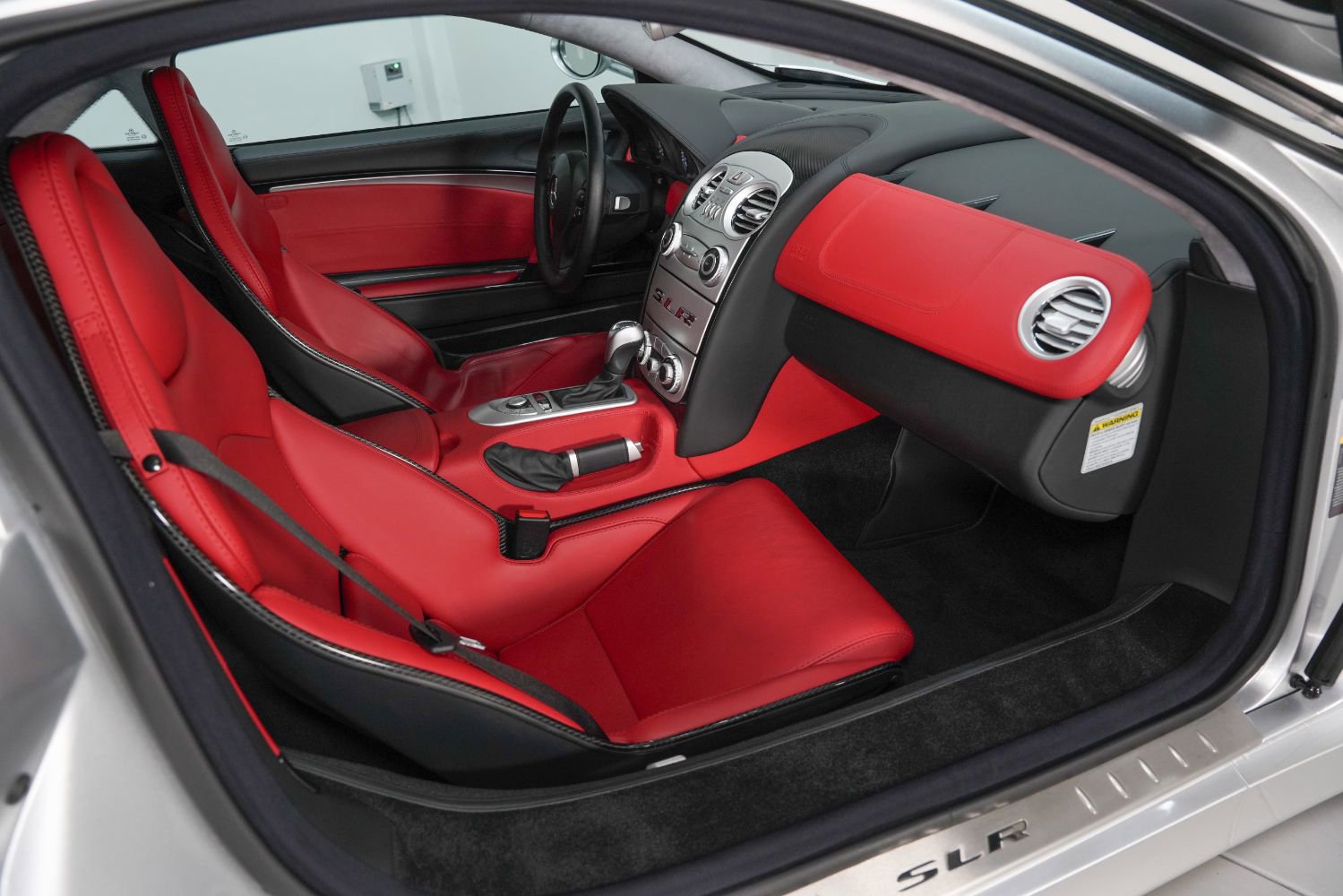 Used 2005 Mercedes-Benz SLR Coupe image 13