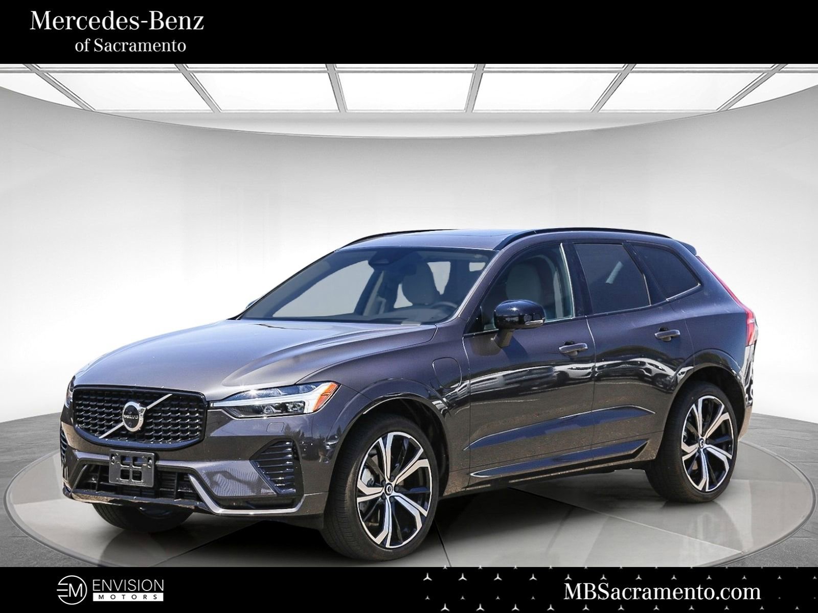 Used 2025 Volvo XC60 T8 Ultra w/ Protection Package Premier AWD/4WD image 1