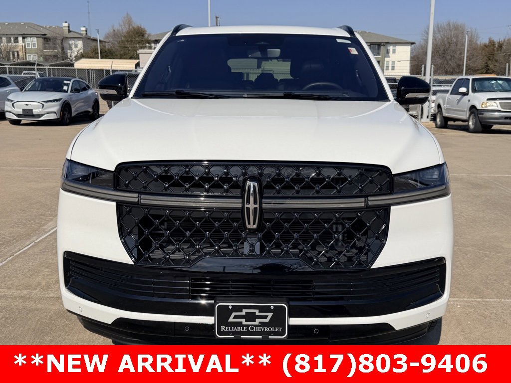 Used 2025 Lincoln Navigator L Reserve w/ Jet Appearance Package image 2