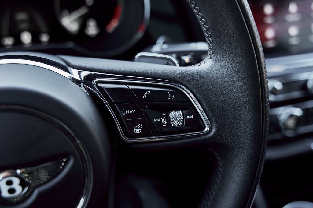 Used 2022 Bentley Bentayga image 56