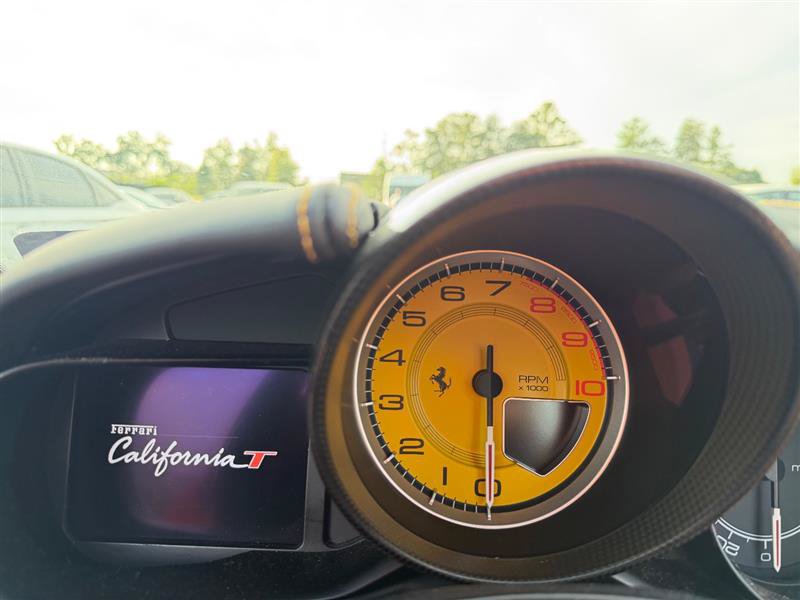 Used 2015 Ferrari California T RWD image 16