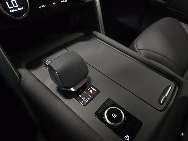 New 2026 Land Rover Discovery Limited Edition AWD/4WD image 26