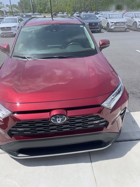 Used 2020 Toyota RAV4 Limited image 1