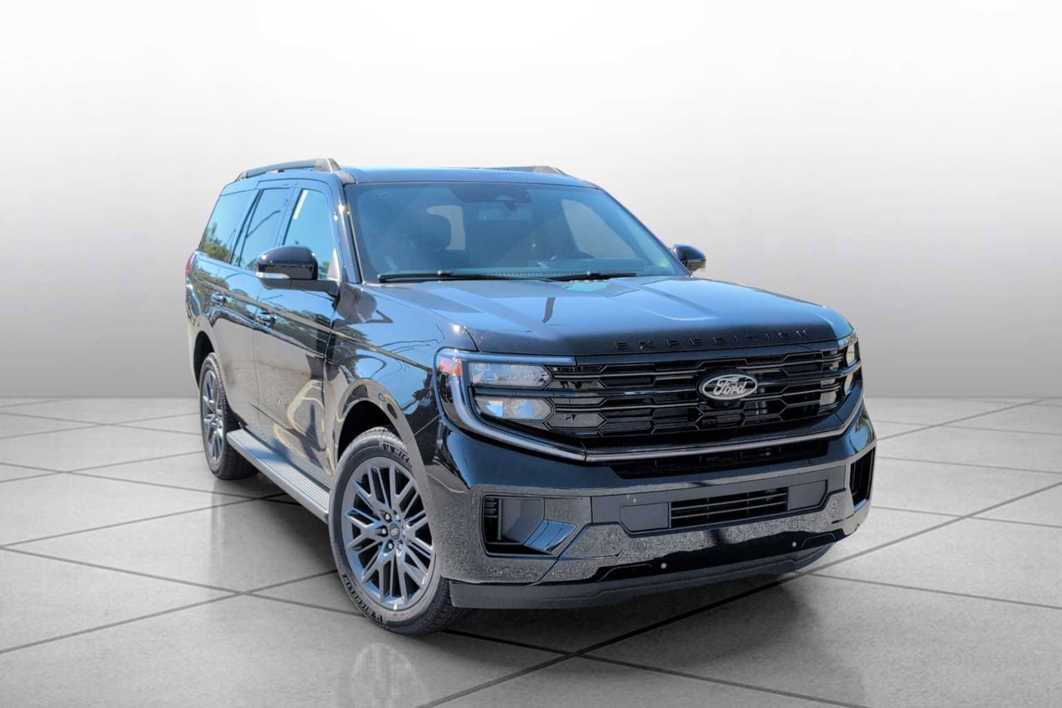 New 2026 Ford Expedition Platinum w/ Stealth Appearance Package AWD/4WD image 2