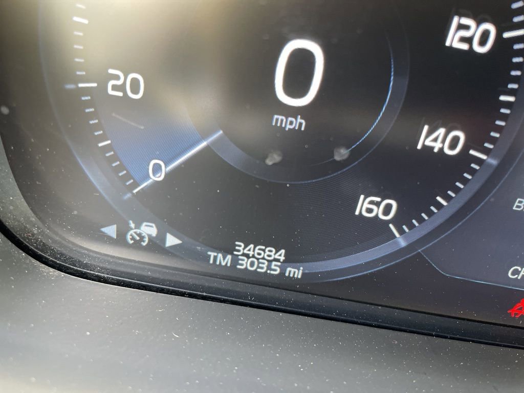 Used 2022 Volvo XC90 T6 Momentum AWD/4WD image 5